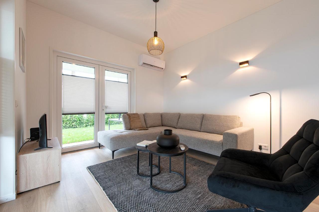 Hébergement de vacances 95, 2 King Size Bedden - Airco - Gelegen Aan De Kampina - Recreational Only *